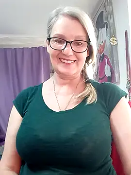 irinamaux live sex cam