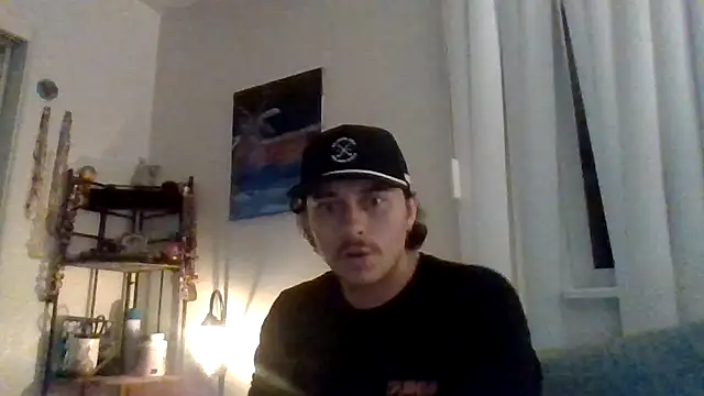 Tallhungandcloudy's cam snapshot