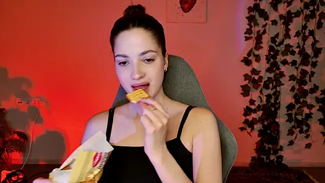 KiraVair live sex cam