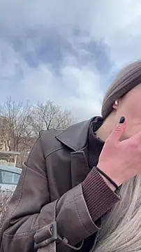 KikiWatson live sex cam