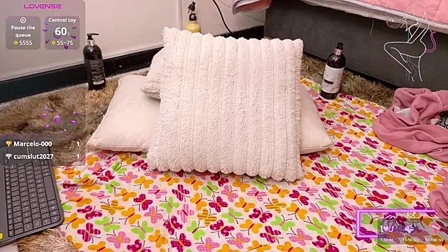 lily_beet's cam snapshot