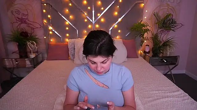 MirandaWong live sex cam