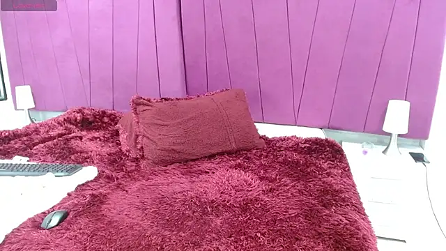 Rassell_boobs's cam snapshot