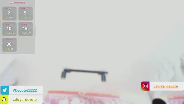 valirya_devote live sex cam