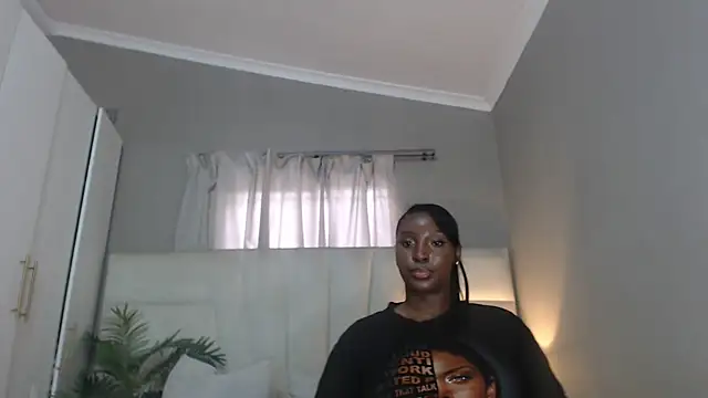 naughtyblackdolie's cam snapshot