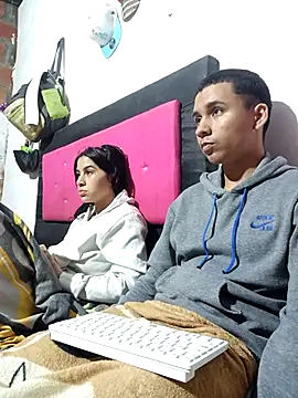 Mia_axelll live sex cam