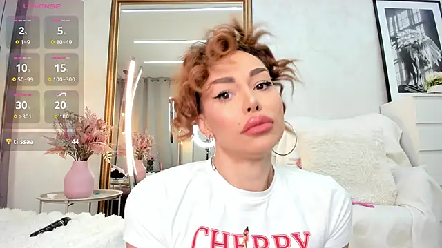 ElinaMoon_'s cam snapshot