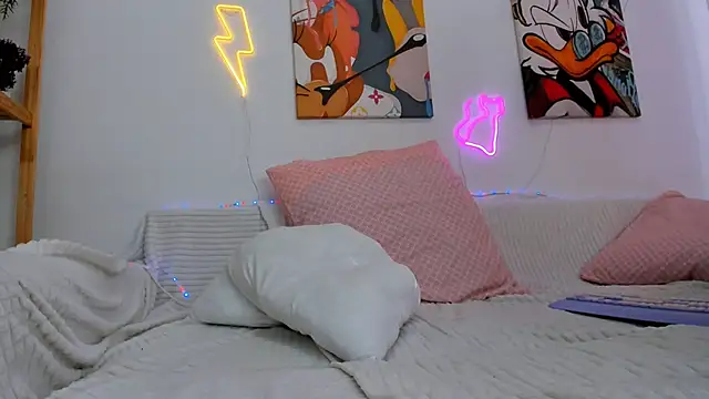 Ophelia_Jay's cam snapshot