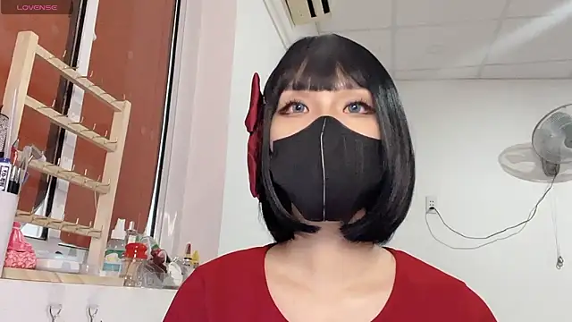 Tieu-May live sex cam