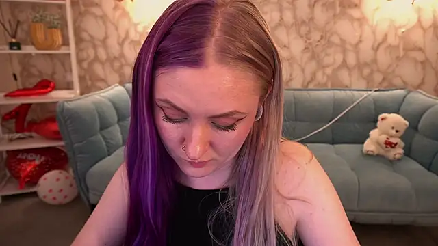 DramaQuenns's cam snapshot