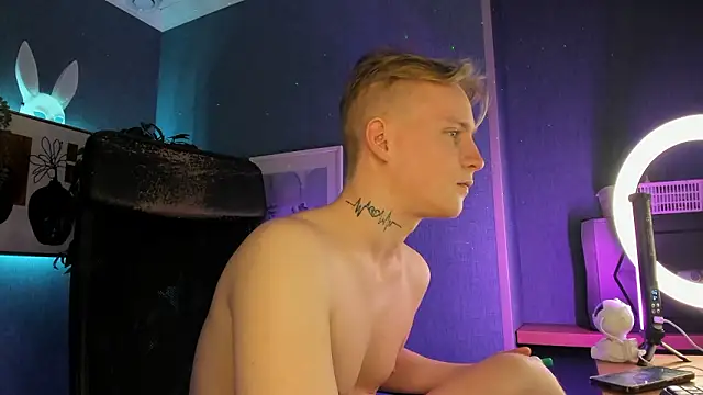 AlexxSweet live sex cam