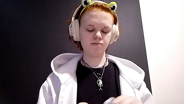 CurlaPettyBom's cam snapshot