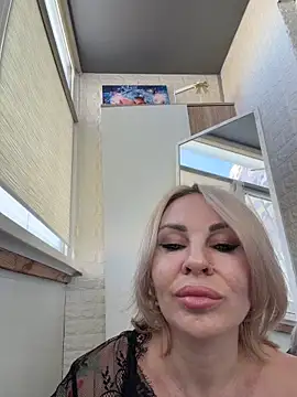 Hotnessi live sex cam