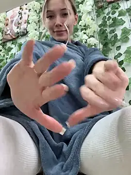 -HollyWay-'s cam snapshot