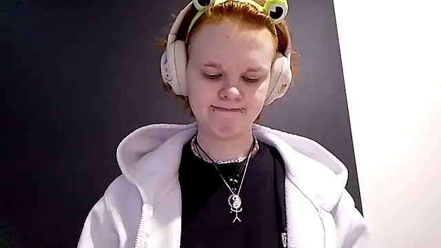 CurlaPettyBom's cam snapshot