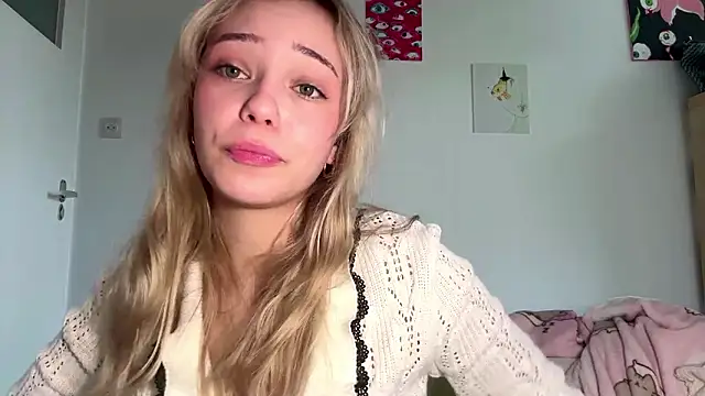 SourMidday live sex cam