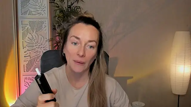 RebeccaMartinez live sex cam