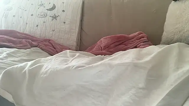 18yoteenvirgin's cam snapshot