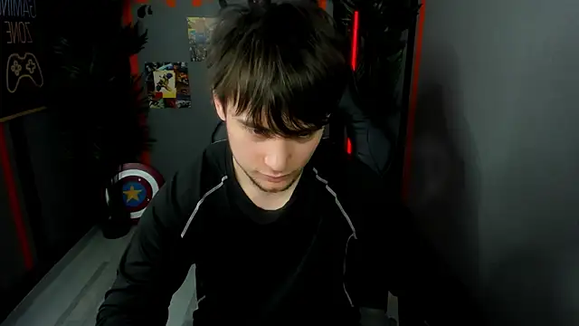 AlejandroEllias live sex cam