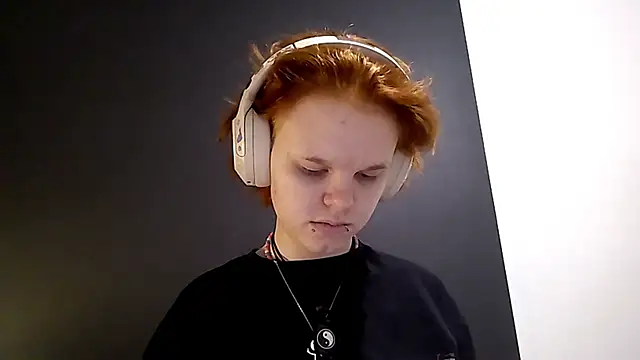 CurlaPettyBom's cam snapshot