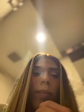 Flora_Minx live sex cam