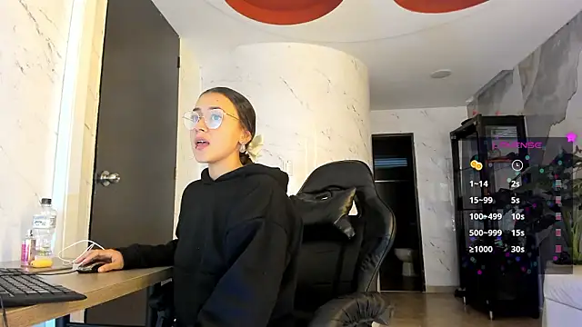 lili_mint_tf's cam snapshot