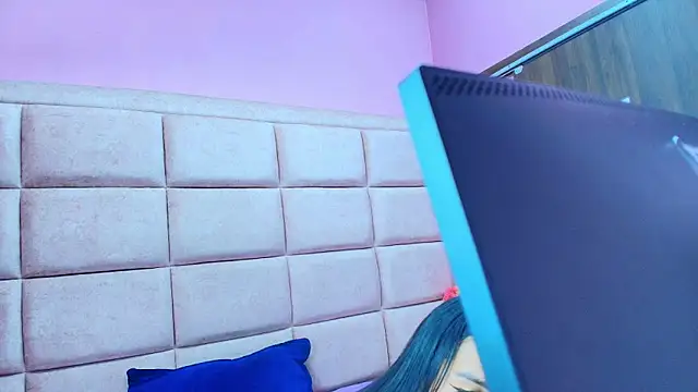 Scarlett_Moom's cam snapshot