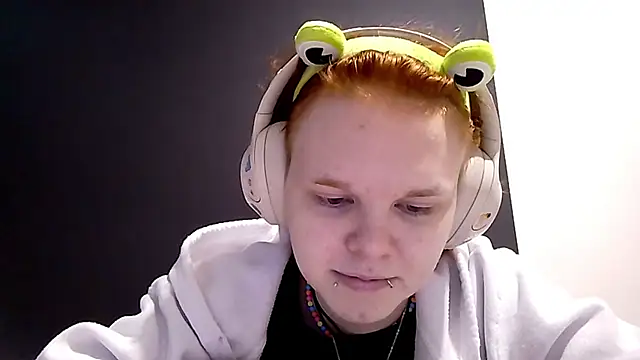 CurlaPettyBom's cam snapshot