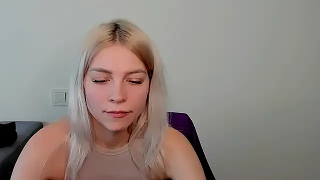 FoxyKathryn's cam snapshot