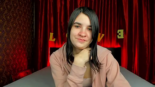 _Polly_Love_'s cam snapshot