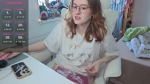 urstripchatgf's cam snapshot