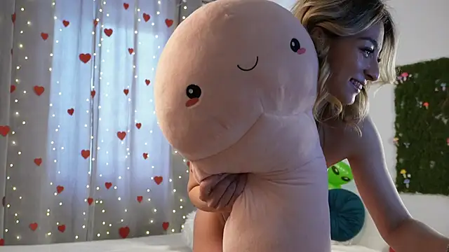 PetiteAlien live sex cam