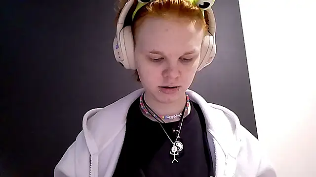 CurlaPettyBom's cam snapshot