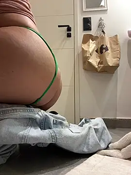 lyajoliee live sex cam