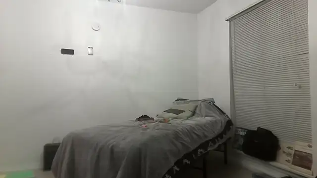 Peachestabby147 live sex cam