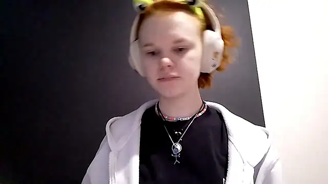 CurlaPettyBom's cam snapshot