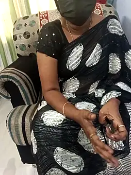 Tinarosy13's cam snapshot