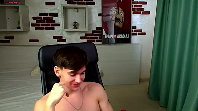 BradyFlint live sex cam