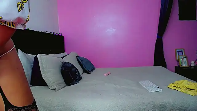 SweetKim21 live sex cam