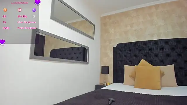 Layla_Mackenzie live sex cam