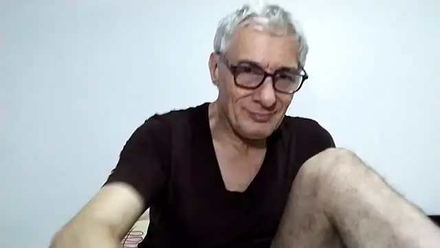 BIGUNCUTHARDCOCK live sex cam