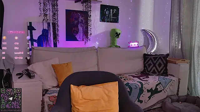 Lollyshy live sex cam