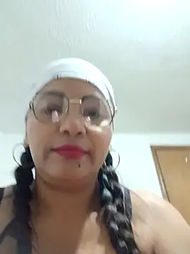 agatha_sluttylatina live sex cam