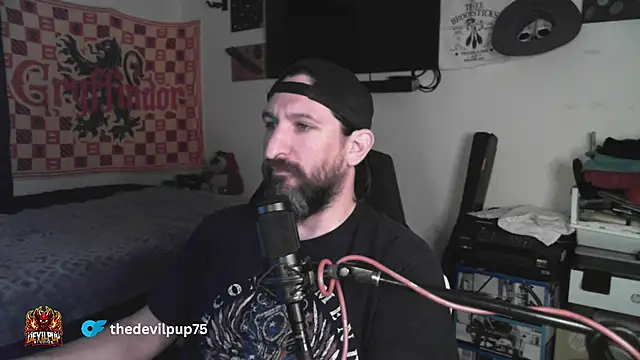 DevilPup75_'s cam snapshot