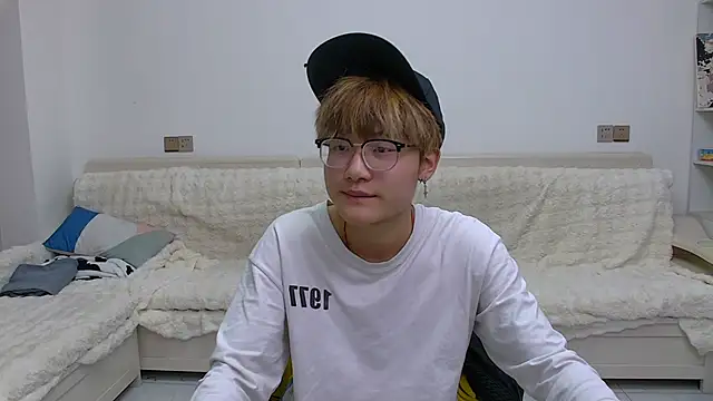 KK-cuteboy's cam snapshot