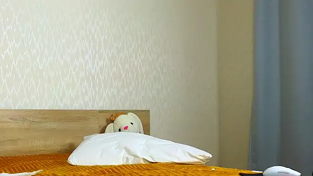 Cowell_Adelina's cam snapshot