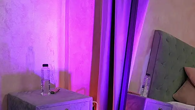 LucyWilow's cam snapshot