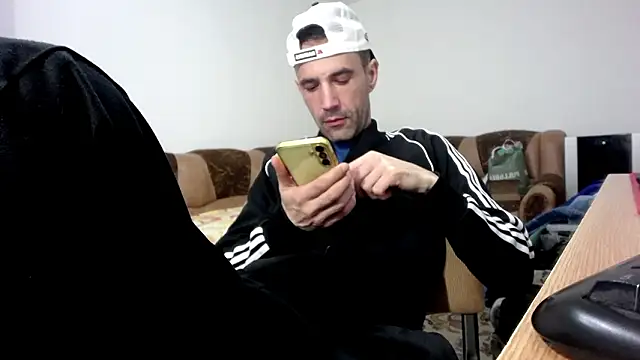 I_like_older_menn's cam snapshot