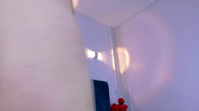 AgathaLynx live sex cam