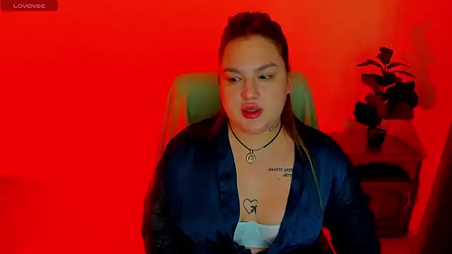 Sofiawetsweet live sex cam